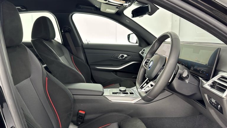 2025 BMW 3 Series 330e 22.3 kWh M Sport 4dr Step Auto Saloon Saloon Hybrid Automatic