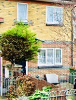 3 bed LONDON E16 WANTS 2/3 bed LUTON
