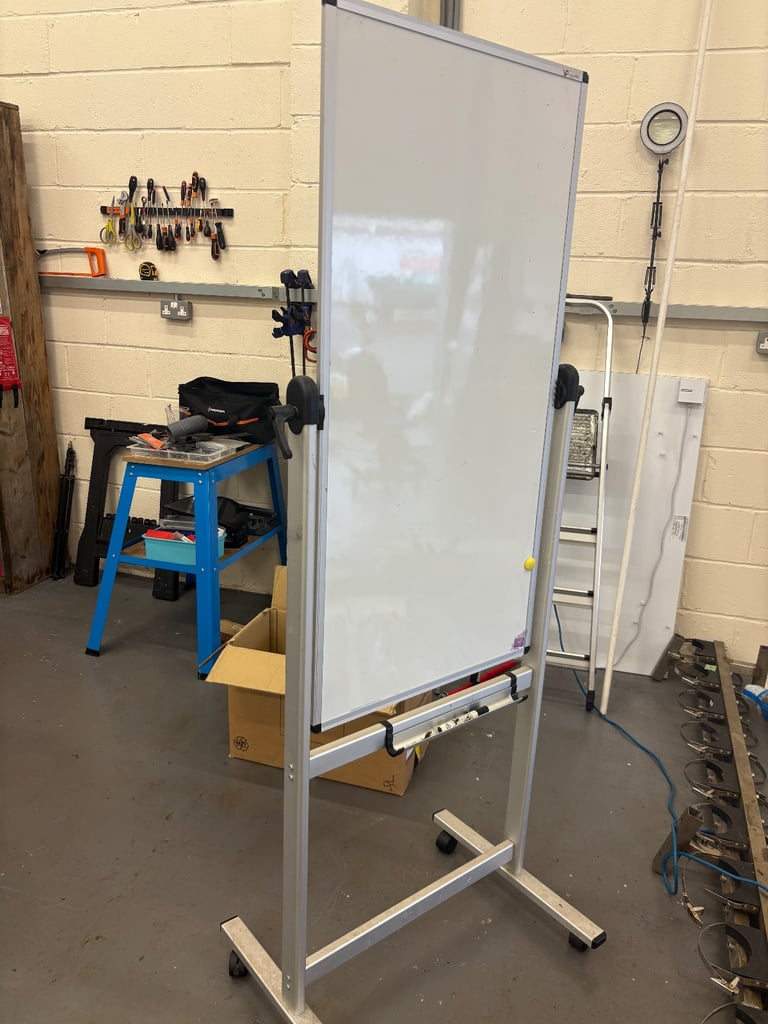 Mobile Whiteboard - Portrait (revolving)