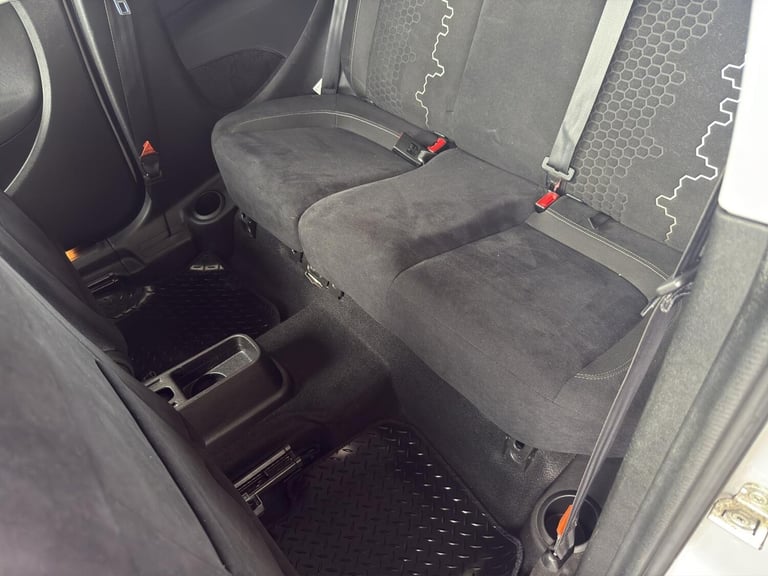 2013 Fiat Punto 1.4 Easy 3dr HATCHBACK Petrol Manual