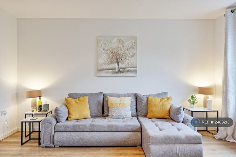 image for 4 bedroom house in Cavalry Road, Colchester, CO2 (4 bed) (#2483213)