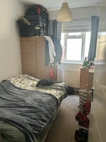 Spacious Room to Rent minutes from Stratford Station FEMALES PREFERRED