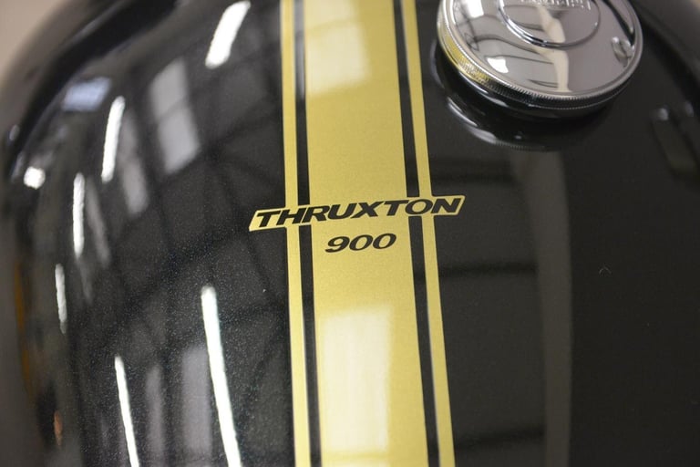 2014 Triumph Thruxton 900 865