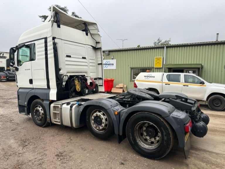 MAN TGX 26.460 6x2 MID LIFT SLEEPER CAB TRACTOR UNIT