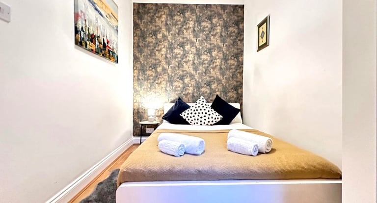 (Not a studio)Double room including bills for single occupancy or couple welcome Postcode NW2 2HY