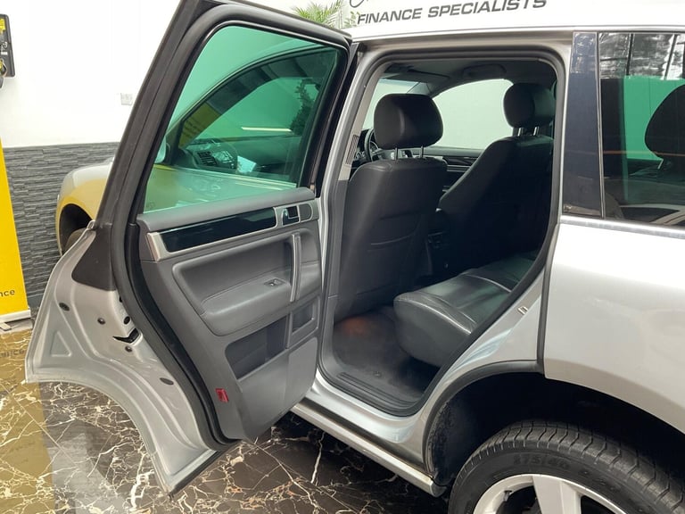 2010 Volkswagen Touareg 3.0 TDI V6 DPF Altitude 5dr ESTATE Diesel Automatic