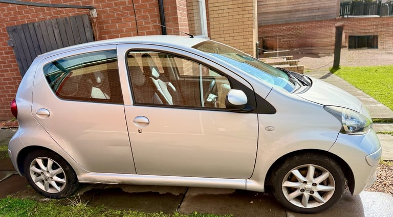 Toyota, AYGO, Hatchback, 2008, Manual, 998 (cc), 5 doors