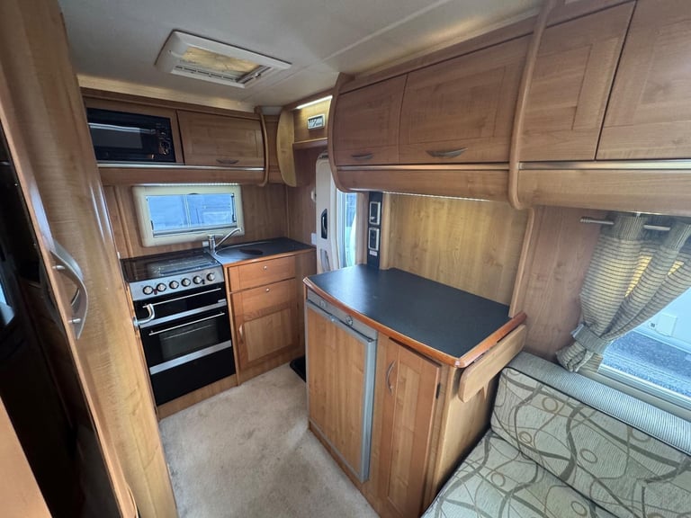 Auto-Trail Tracker SE  /  4  BERTH  -FIAT DUCATO  - 35  MWB 130 MULTI... 2009/59