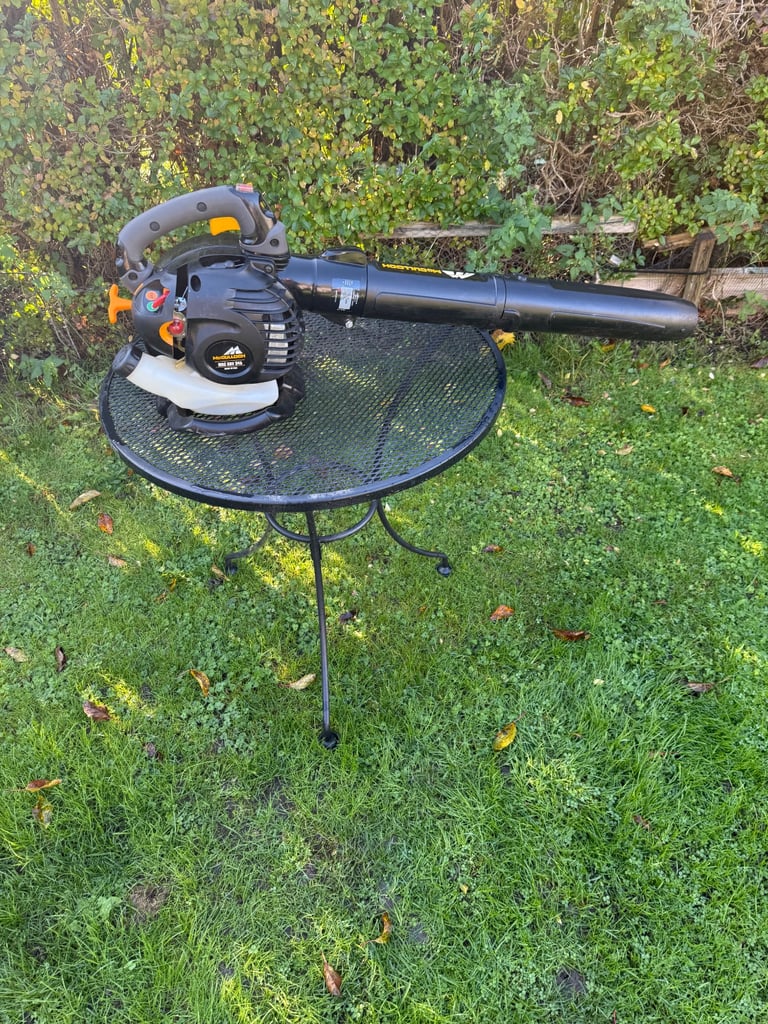McCulloch petrol leaf blower 