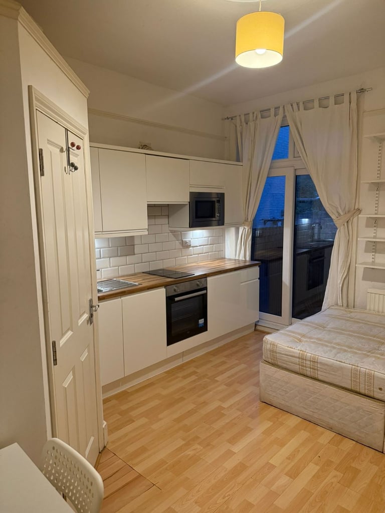 Seperate & Spacious Studio for Rent – TW7 4LL