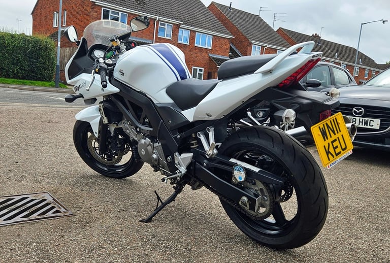 Suzuki, SV, 2011, 645 (cc)