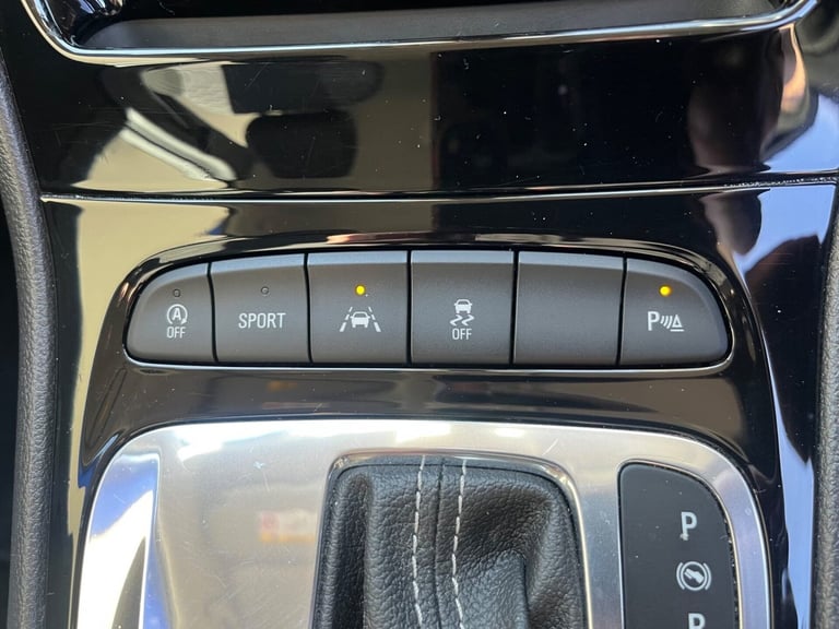 2018 Vauxhall Astra 1.4T SRI AUTOMATIC Hatchback Petrol Automatic