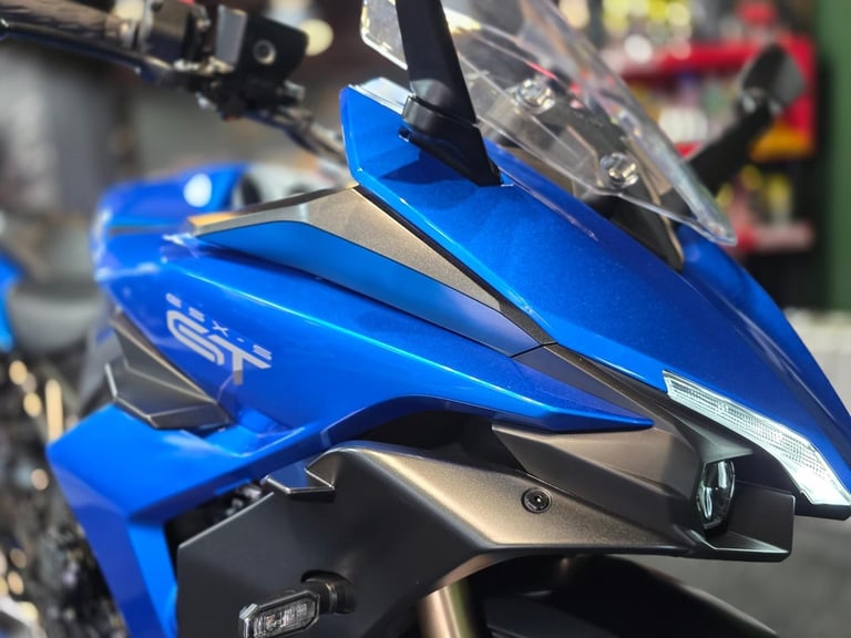 2023 SUZUKI GSX-S 1000 GT LUGGAGE WITH 4,870 MILE'S 