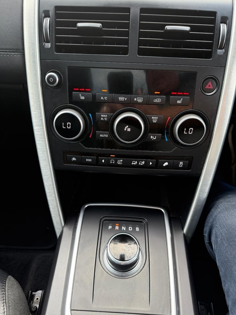 Land Rover DISCO SPORT BLACK HSE / AUTO / 7 SEATS 