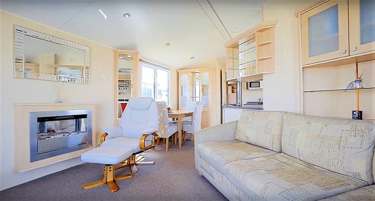 👻🎃 W/e Special TODAY Fri 17 Oct @ Seton Sands! 8-berth caravan with stunning views to rent / hire