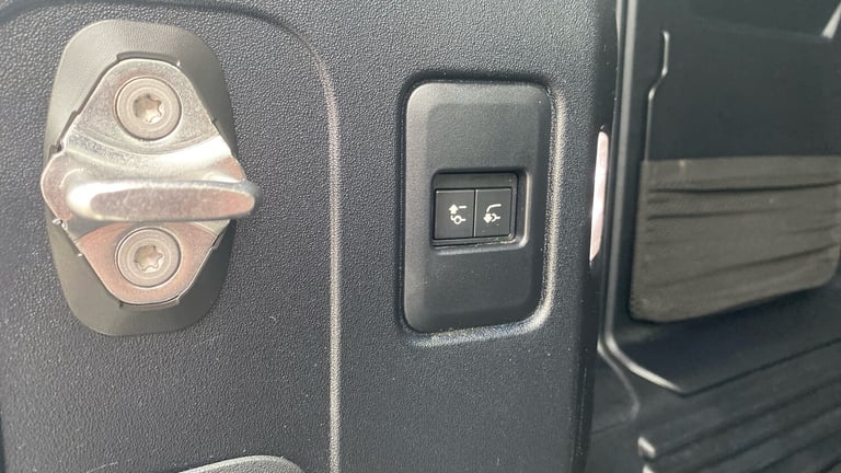 2021 Land Rover Defender 3.0 D250 X-Dynamic S 110 5dr Auto Diesel Estate Estate Diesel Automatic