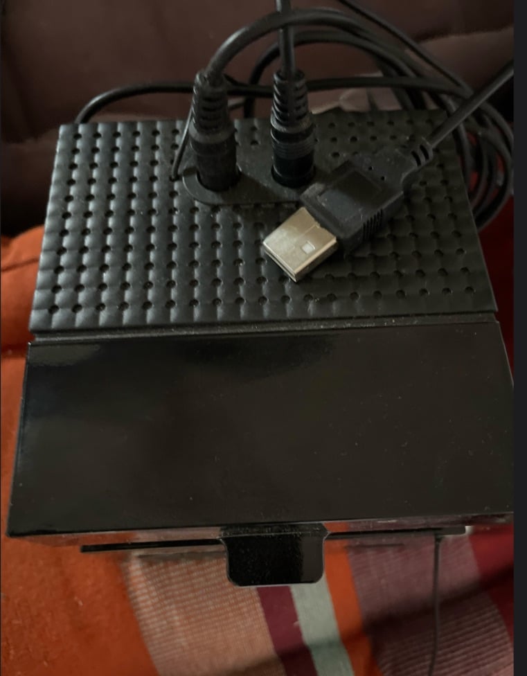 Apple iPhone SE 2nd gen. 2020 64GB unlocked black mobile phone with plenty of extras