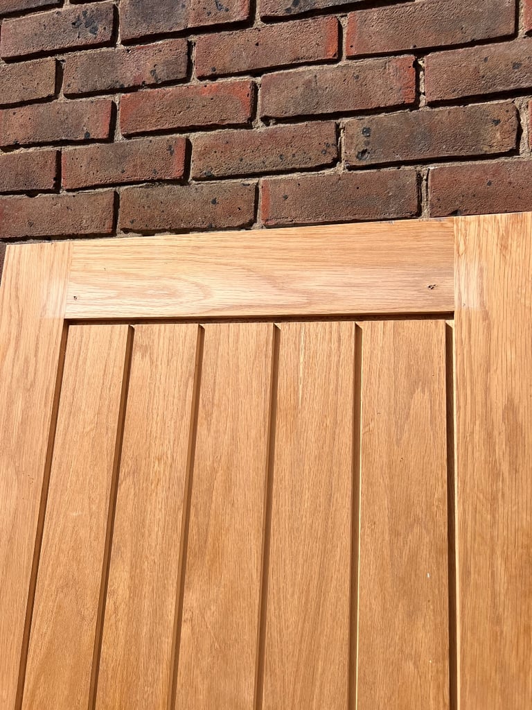 Howdens Dordogne Oak Pre-Finished Door with door lining