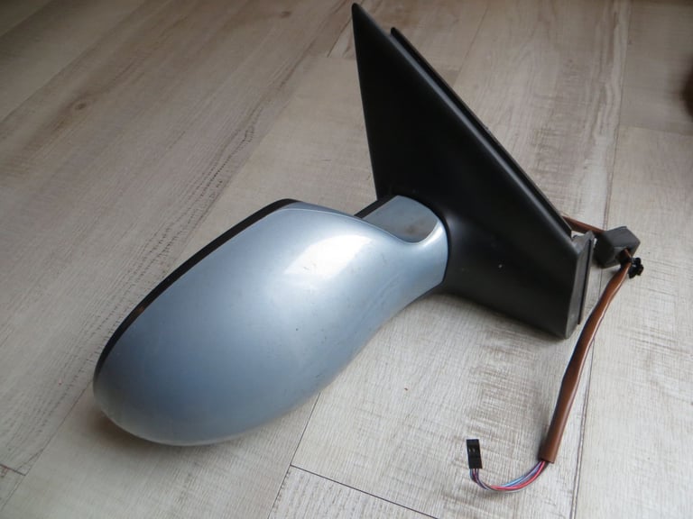 Citroen C5 (Mk1) electric door mirror (Right hand / drivers side) and spare glass