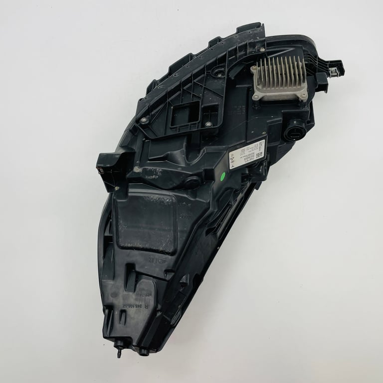 Tesla Model 3 Headlight Right Driver Side 2020 - 2024 [l279]