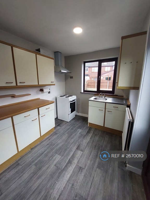 3 bedroom house in Elswick Road, Leyland, PR25 (3 bed) (#2670010)