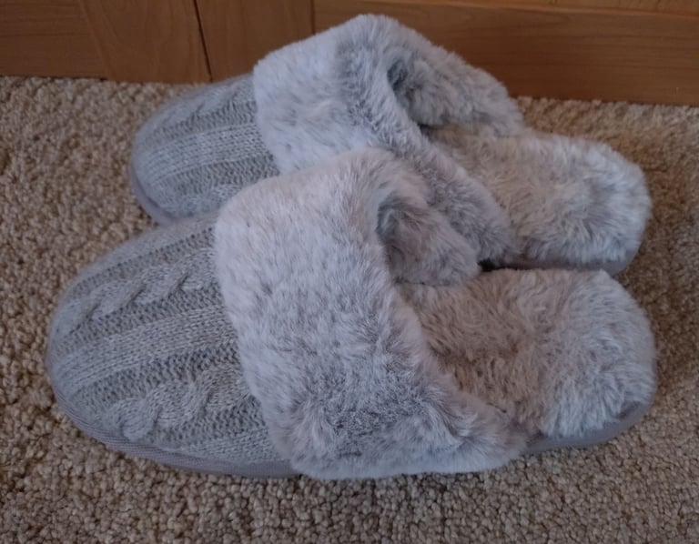 image for Ladies Small Grey Fluffy Mule Slippers