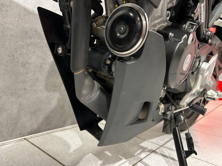 75/2025 Honda CB125R - ONLY 532 MILES!! - STUNNING!