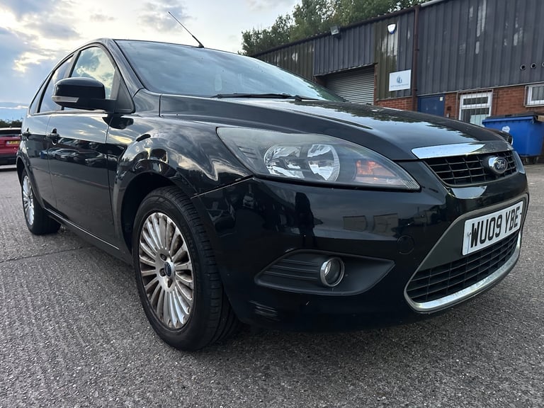 Ford Focus 1.6 Titanium Black 5 doors