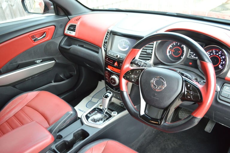 2017 Ssangyong Tivoli 1.6 ELX 5dr Auto HATCHBACK PETROL Automatic
