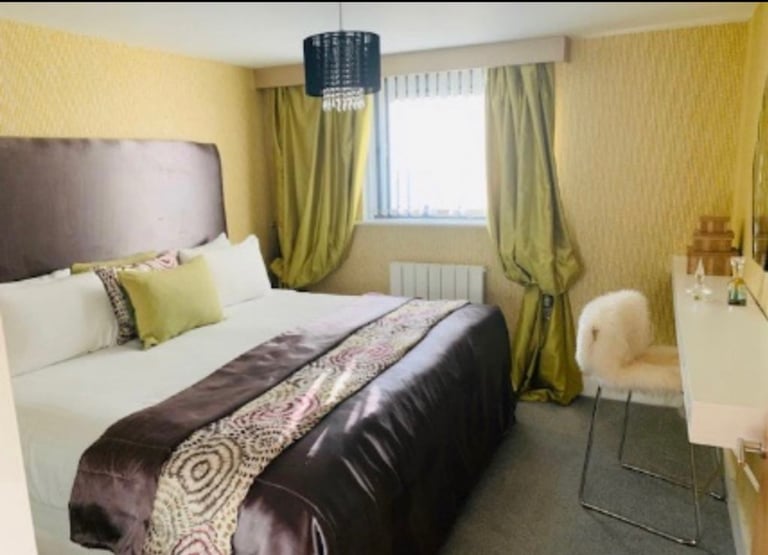 SHORT LET - 1 BEDROOM FLAT - CANARY WHARF -  EAST LONDON - E14