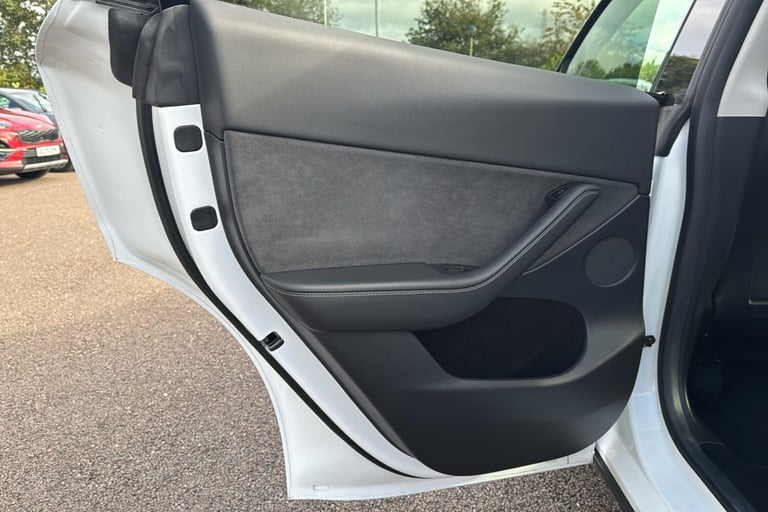  Tesla Model Y dual Motor Long Range Suv 5dr Electric Auto 4wde 384 Bhp Electric