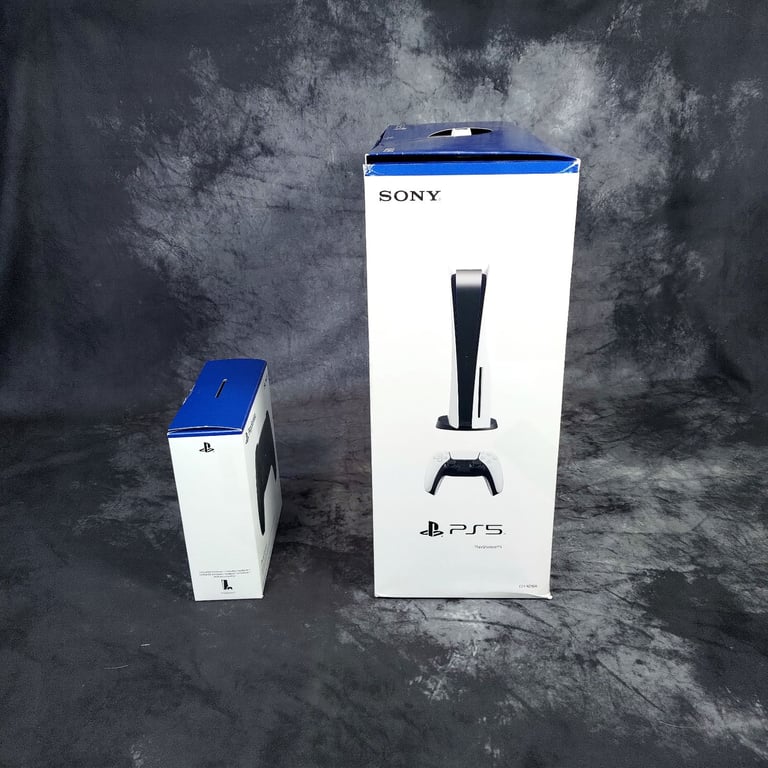 SONY PlayStation 5 - Disc Edition (CFI-1016A) 2 Controllers + Dbrand Darkplates + Damascus Holo Red