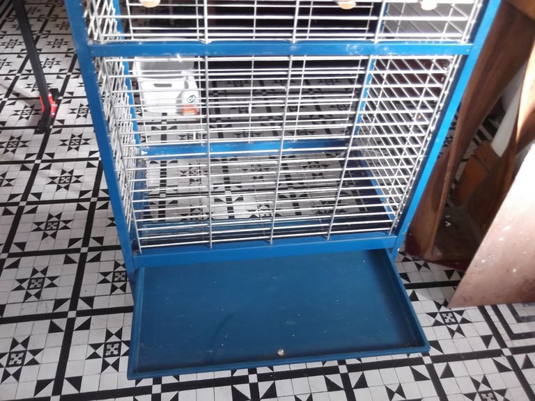 Large Parrot cage substantial construction nice condition.