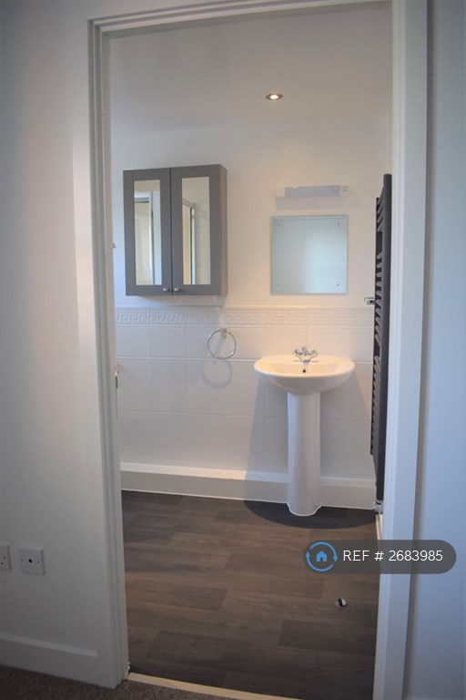 2 bedroom flat in Jenner House, Nottingham, NG3 (2 bed) (#2683985)