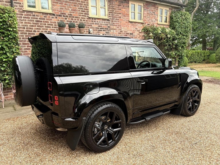 2025 Land Rover Defender 2025 3.0 D250 Hard Top X-Dynamic SE Auto PANEL VAN Diesel Automatic