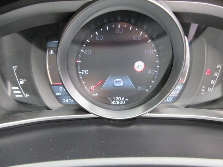 2013 Volvo V40 D3 SE Lux Nav 5dr Geartronic HATCHBACK Diesel Automatic