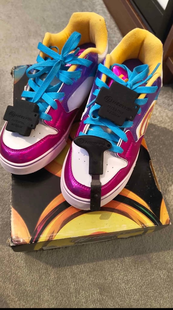 image for Heelys ladies size 6