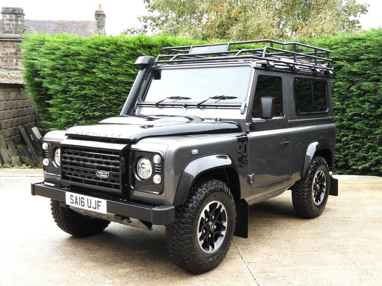 2016/16 LAND ROVER DEFENDER 90 2-2TDCI LIMITED EDITION ADVENTURE S/W IMMACULATE