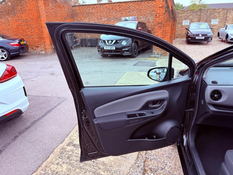TOYOTA YARIS 1.5 VVT-i Icon Tech 2018