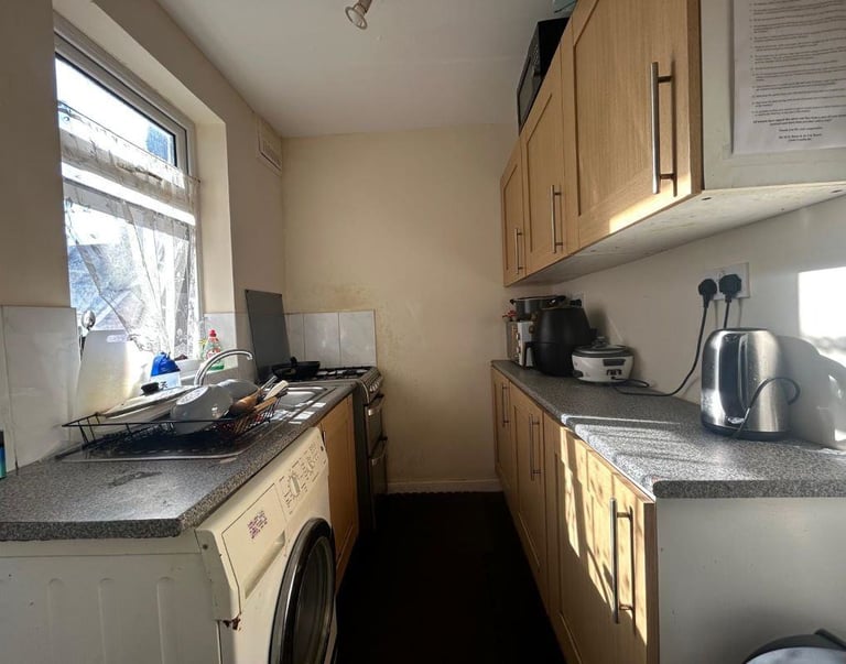 image for 3 bedroom house Leicester, LE2 8GE