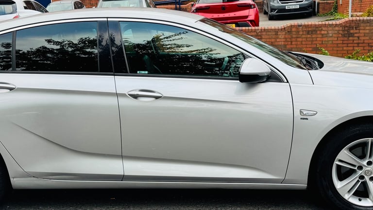 2017 Vauxhall Insignia SRI NAV 5-Door Diesel