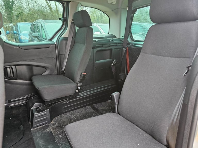 2017 Peugeot Partner Tepee 1.6 BlueHDi Allure Euro 6 (s/s) 5dr MPV Diesel Manual