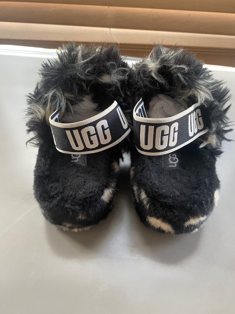 UGG fluffy platform slippers in size UK5 VGC