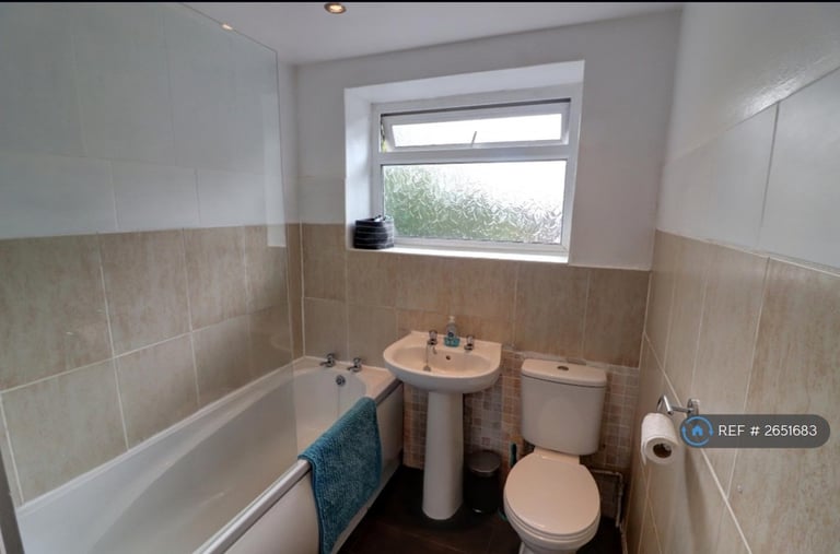 2 bedroom house in Ripponden Road, Oldham, OL1 (2 bed) (#2651683)