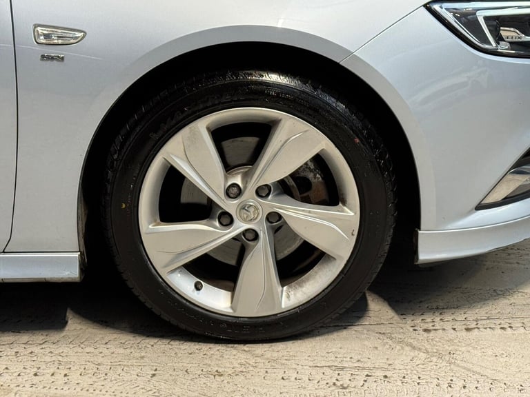 2017 Vauxhall Insignia 2.0 Turbo D SRi Vx-line Nav 5dr HATCHBACK DIESEL Manual