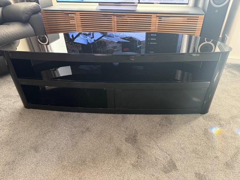 Modern Black Glass TV Stand / Entertainment Unit – Sleek & Stylish Design