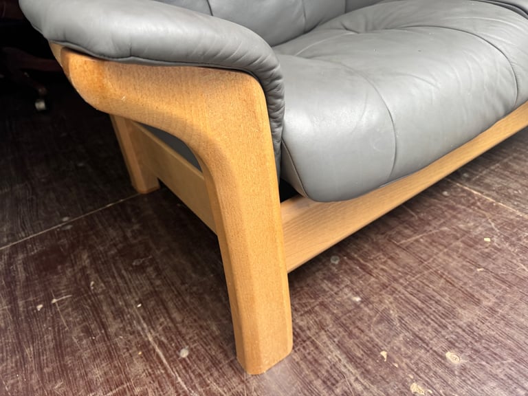 Ekornes Stressless Grey Leather 2 seater Recliner sofa Possible Delivery