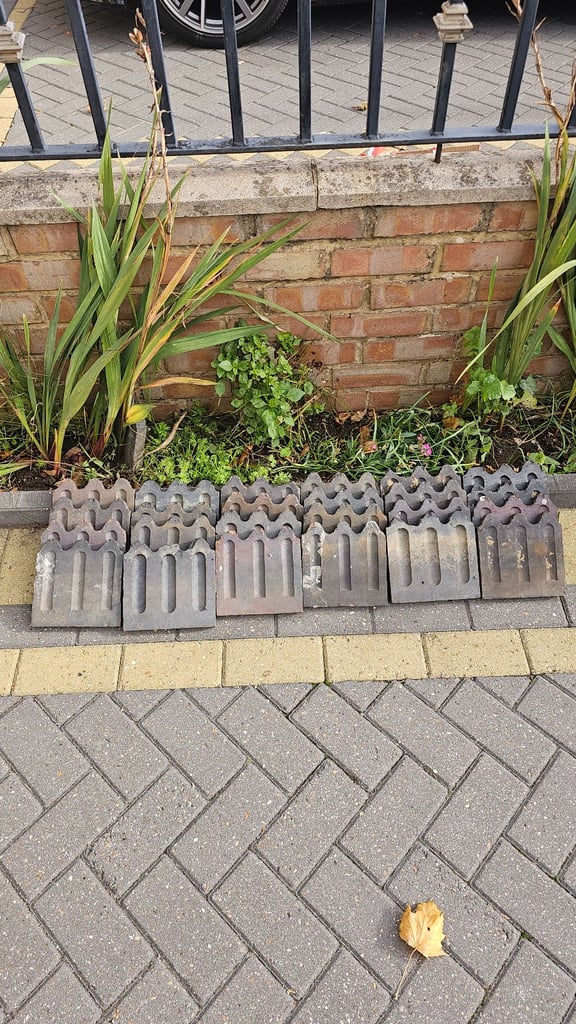 image for Victorian garden border edging tiles