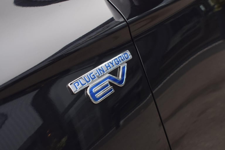 2015 Mitsubishi Outlander 2.0h 12kWh GX4hs CVT 4WD Euro 5 (s/s) 5dr ESTATE Petrol/Electric Hybrid...