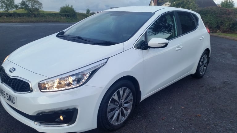 *!*BEAUTIFUL*!* NOV 2015 Kia Ceed 3 ISG 1.6 DIESEL **FULL YEARS MOT** 9 SERVICE STAMPS £20 ROAD TAX